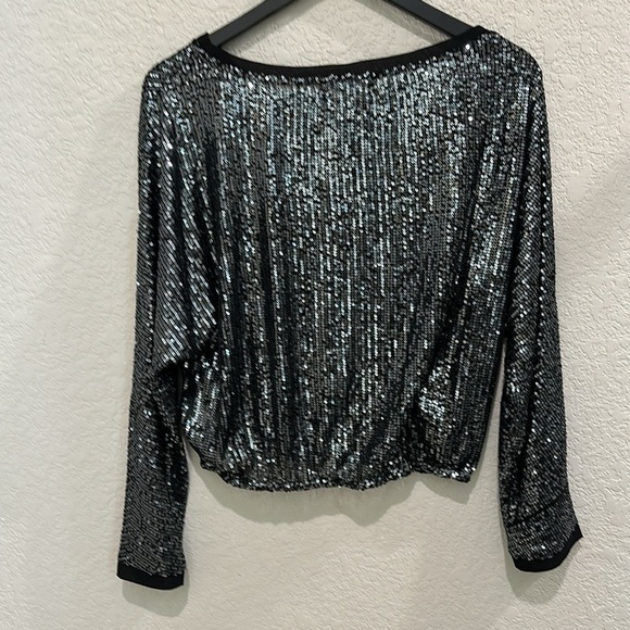 Lulus small sequined top - Picture 6 of 8